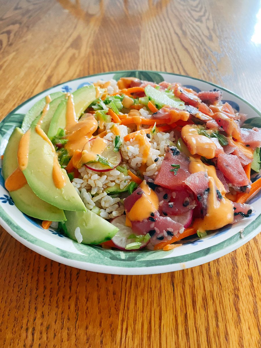 KyleesKitchen's tweet photo. Made the easiest spicy tuna poke bowls for dinner. Took a shortcut and used frozen rice heated in microwave, tuna is from #TraderJoes, and everything else was already prepped for salads throughout the week. #KyleesKitchen https://t.co/WKJMeOirAD