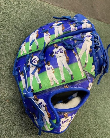 Boardroom on X: This is incredible. Vladimir Guerrero Jr.'s All-Star Game  glove is wrapped with the iconic photo of him and his Dad. (📷: @MLB)   / X