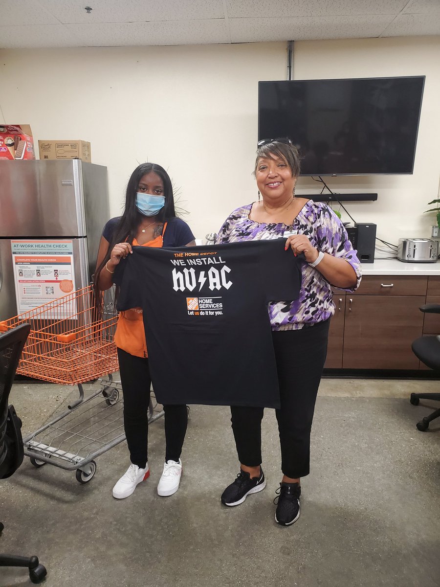 RT_RIV_HVAC's tweet photo. Martha getting her HVAC T for $15,747 sale at Ontario #6884! https://t.co/psbro2qHzu