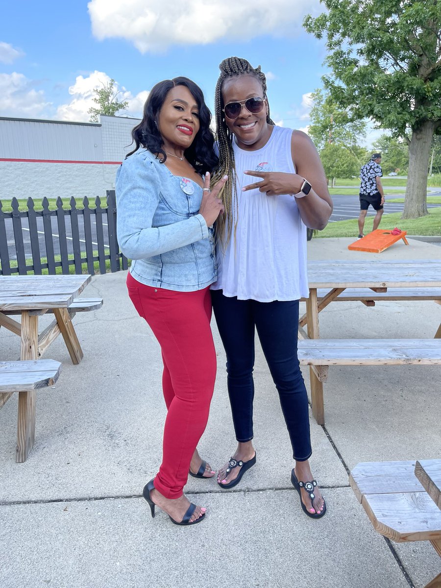 Robin Shackleford tweet media