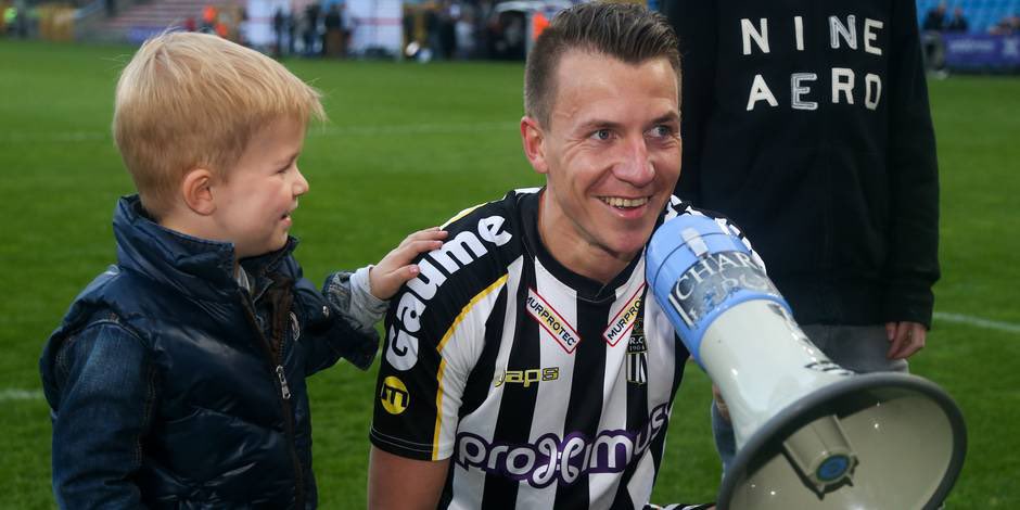 _Jef___'s tweet photo. @Clemtizou @ExcelMouscron Bonne chance pour ce nouveau défi 💪 Si on a droit à un Charleroi/Mouscron en coupe, viens nous faire coucou devant la T4, tu verras à quel point on ne t’a pas oublié ❤️ https://t.co/OtEjBUSvq6