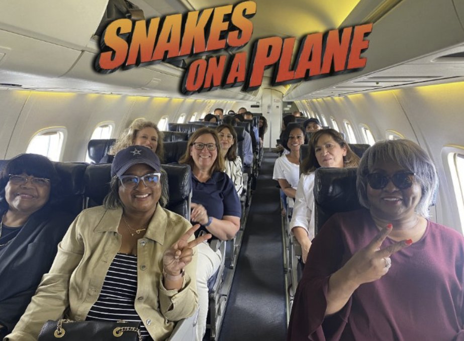 sn00pdad's tweet image. #Texas #statesenators passed a GOP-led #votingreformbill Tuesday, following #Democrats' departure from the state in a move to stall passing the House's version of the bill.