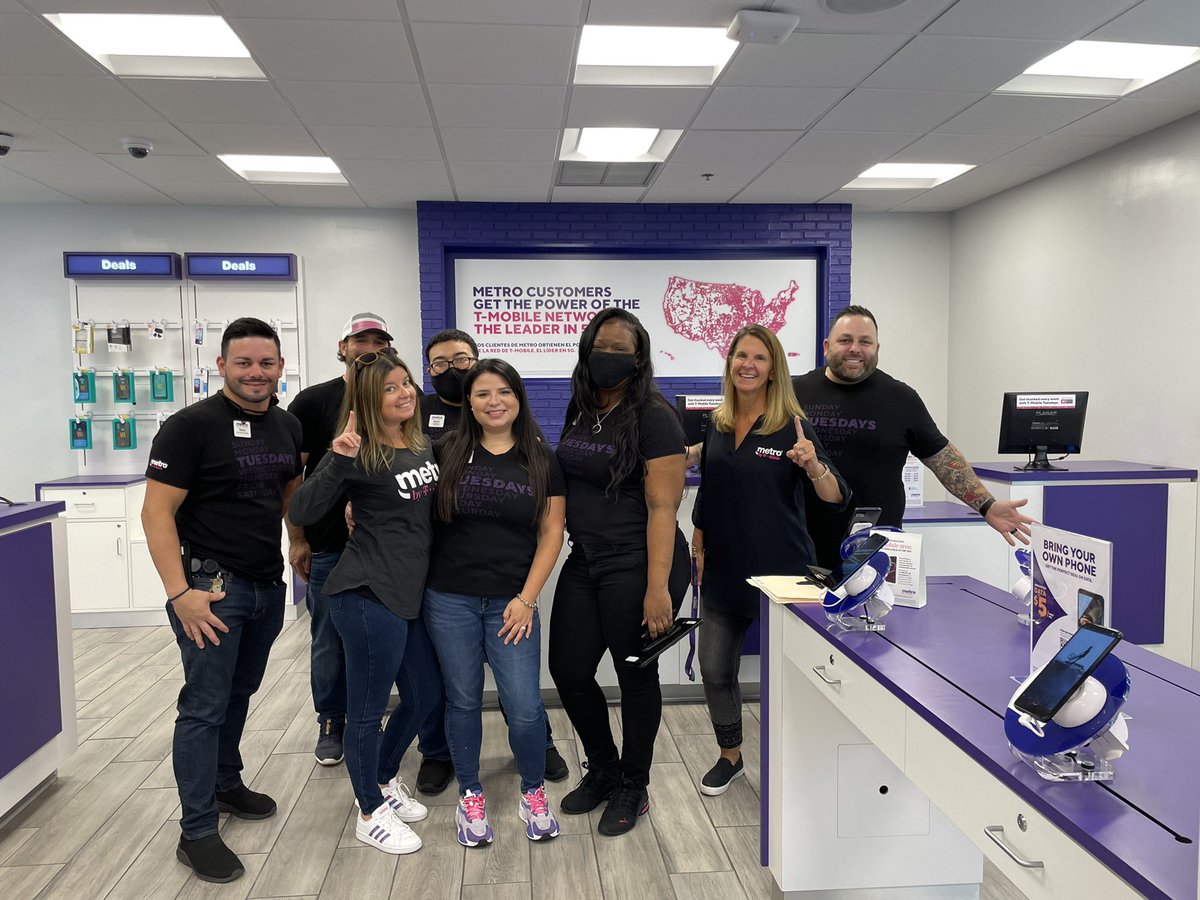 Mariangela Calcaño (@maricalcano) on Twitter photo Today I had the pleasure of welcoming the Market Director <a href="/TonyCBerger/">Tony Berger</a>, VP <a href="/meganpanicucci/">Megan Panicucci</a> to Power Pines 💥 and showcase what an awesome team we have here! 👏🏼 <a href="/KatyaRaskin/">🅺🅰🆃🆈🅰 ☻ 𝑅𝑎𝑠𝑘𝑖𝑛-𝑆𝑖𝑛𝑔ℎ (KAH-tyah)</a> 🍍🌴 Today I had the pleasure of welcoming the Market Director <a href="/TonyCBerger/">Tony Berger</a>, VP <a href="/meganpanicucci/">Megan Panicucci</a> to Power Pines 💥 and showcase what an awesome team we have here! 👏🏼 <a href="/KatyaRaskin/">🅺🅰🆃🆈🅰 ☻ 𝑅𝑎𝑠𝑘𝑖𝑛-𝑆𝑖𝑛𝑔ℎ (KAH-tyah)</a> 🍍🌴