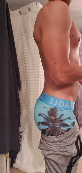 You know the only way to get my attention is with your wallet ?

[ cashmaster findom master bdsm humanatm