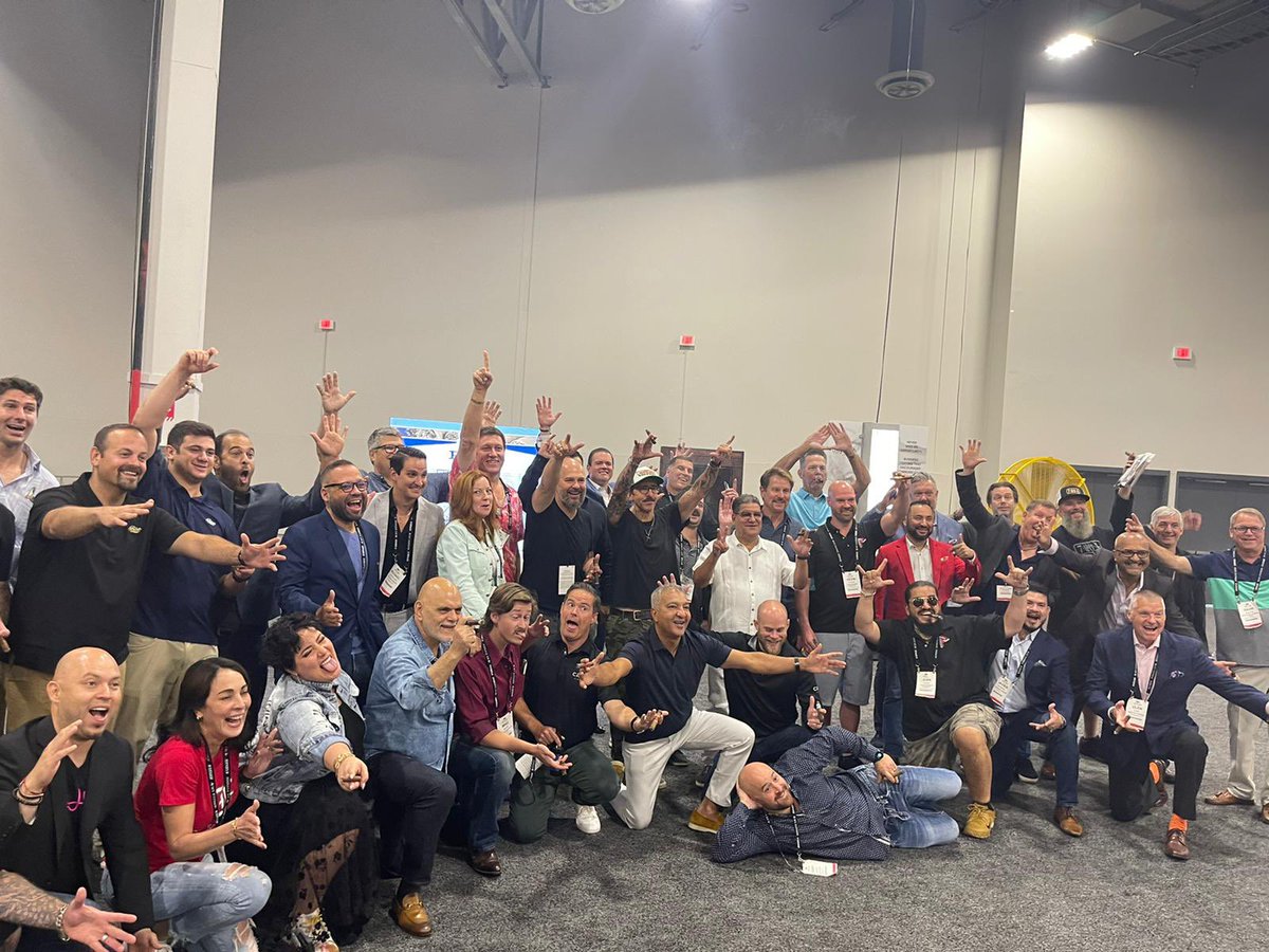 ovcigars's tweet photo. Its a wrap!!! #OneFamilyTogether! Thanks to everyone who supported this long waited event @pca1933 !
#PCA2021 https://t.co/enqBlDZeql