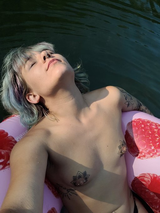 A lil river adventure https://t.co/eUszWtVpwC<a href="/tag/onlyfans"class="tags"><span>#onlyfans</span></a>