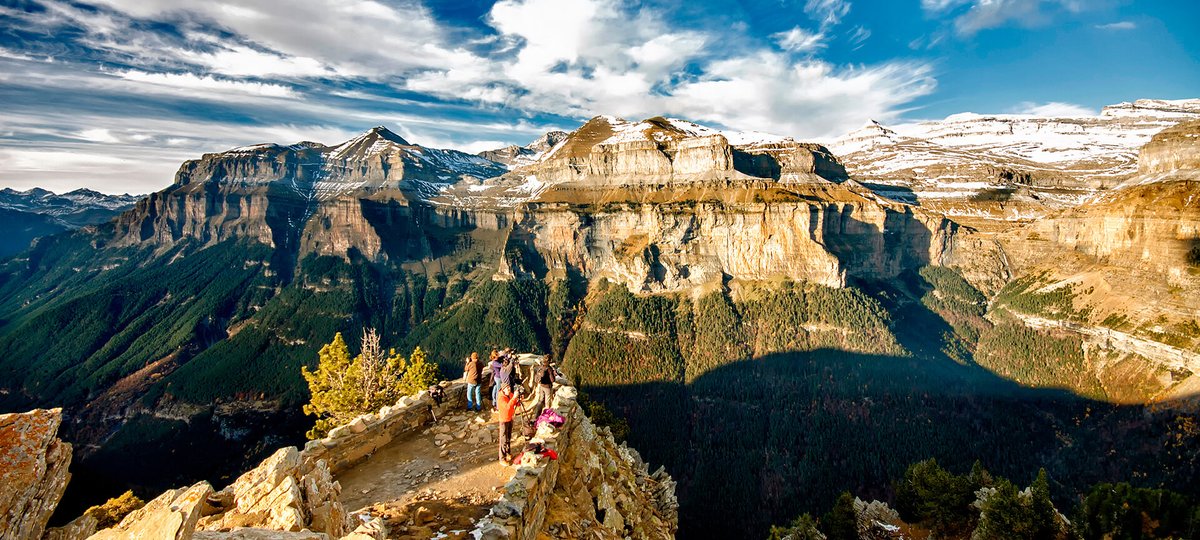 SpainAuNZ's tweet photo. #Aragón is a land of contrasts that will take your breathe away.

Wide valleys, lush forests, unique deserts and impressive mountains. 🏔🌲☀️

Explore this destination full of natural attractions 👉  https://t.co/M8gChkP4p3

#SpainAwaitsYou  #SpainNature @aragonturismo https://t.co/D34DoCuyDu