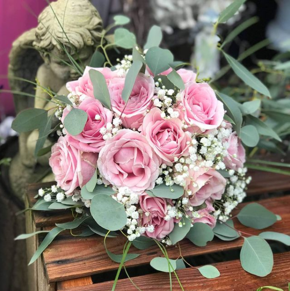 In juli staat bij Adomex GYPSOPHILA (ofthewel Gipskruid) in the picture. Met Gispkruid kan je alle kanten op. Deze dromerige bloem kan prima in haar eentje stralen, maar brengt ook met gemak een gemengd (bruids)boeket naar een hoger plan.
.
#gipskruid #gypsophila