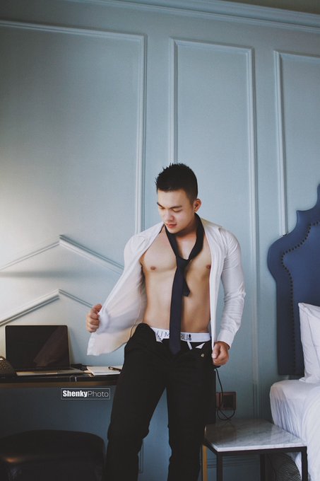 Work from home ! Model : Le Bao. Concept by @ShenkyPhoto . More pic at https://t.co/icVL8niegv https://t<a class="tags" href="/tag/shenkyphoto">@shenkyphoto</a>