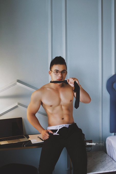 Work from home ! Model : Le Bao. Concept by @ShenkyPhoto . More pic at https://t.co/icVL8niegv https://t<a class="tags" href="/tag/shenkyphoto">@shenkyphoto</a>