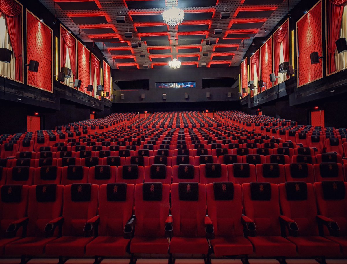 RamCinemas's tweet photo. எங்கள் திரையரங்கம் புதுப்பிக்கப்பட்டு இன்றுடன் மூன்று ஆண்டுகள் நிறைவுபெற்று நான்காம் ஆண்டில் அடியெடுத்து வைக்கிறோம் எங்களது வளர்ச்சிக்கும் வெற்றிக்கும் உறுதுணையாக இருக்கும் ரசிகப் பெருமக்களுக்கு இத்தருணத்தில் எங்களது இதயப்பூர்வமான நன்றியை தெரிவித்துக் கொள்கிறோம்..
#RamCinemas ❤️ https://t.co/M4RVcQWVmO