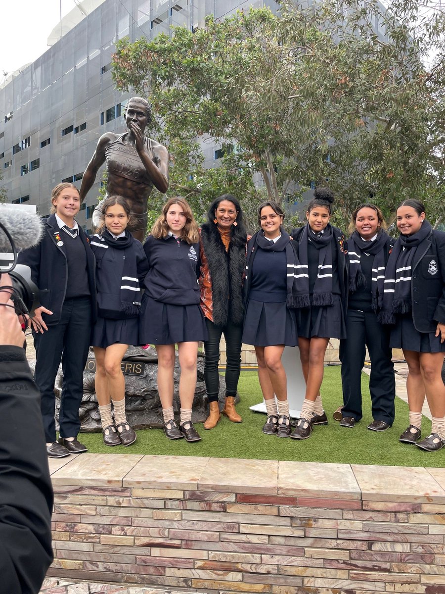 ReneeJTweet's tweet photo. Congrats @NovaPeris! Celebrating ur many achievements, first Aboriginal woman elected to Federal Parliament, first Aboriginal to win an Olympic Gold Medal, rep in 2 Olympic sports! Stunning statue by @GillieandMarc @JandamarraCadd #BlakExcellence #StatuesForEquality @FedSquare https://t.co/FWSF9P2mfU