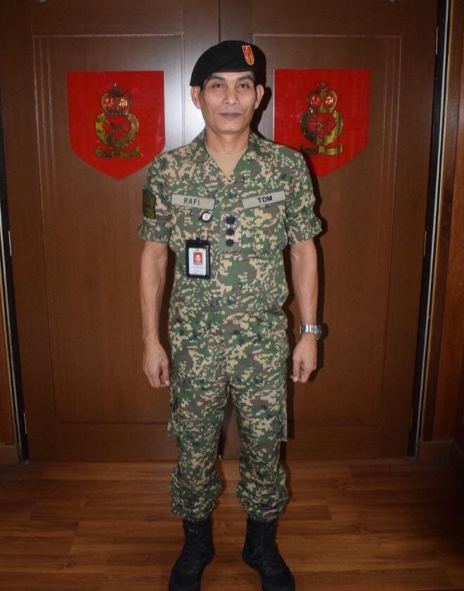 Malaysian Army Officer Uniform