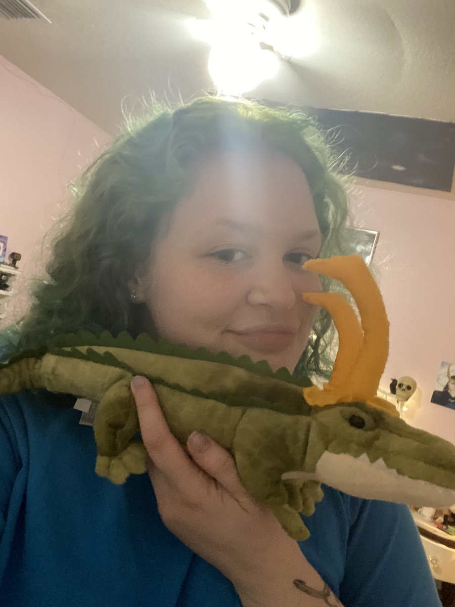 My buddy to watch #Loki with, #AlligatorLoki!
My Etsy shop will be up in the next couple weeks featuring ooak plushies I revamp and of course, Alligator Lokis!
Two 8in, one 15in, and one 16in will be available!
DM if interested and I'll send my Etsy shop once it's up and running!