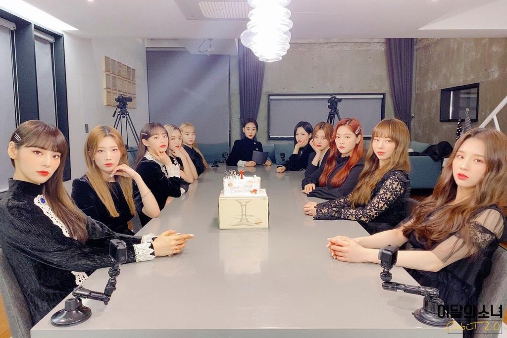 LOONAHYPEN's tweet photo. #LOONA #ENHYPEN https://t.co/AoK8qjVxpE