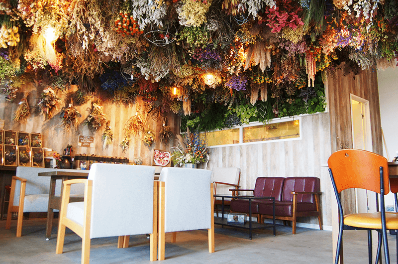 ながのシティプロモーション お花とカフェが一緒に楽しめるお店 1974年に創業 現在は長野市内に5店舗 を構える老舗フラワーショップ ヌボー生花店 既存店舗をリニューアルしオープンした 稲里町の Nubow Adorer ヌボーアドレ 日常に寄り添う ながのシティプロモーション お花とカフェが一緒に楽しめるお店 1974年に創業 現在は長野市内に5店舗 を構える老舗フラワーショップ ヌボー生花店 既存店舗をリニューアルしオープンした 稲里町の Nubow Adorer ヌボーアドレ 日常に寄り添う