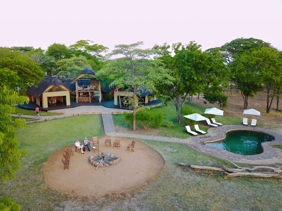 zimadventures's tweet photo. 📌Would you dare to sleep in the Open WILD? Hwange National Park gives you the chance to try if you dare🇿🇼

💠You will have a pleasant Dinner, Bed, Breakfast and Lunch for 3 days as well as a Concession Game drive for $450 per 2 Adults😍

📲Whatsapp at +263783682334 for bookings https://t.co/kbhXLhxrQT