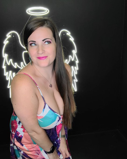 I have an angel 😇 on one shoulder, and a devil on the other 😈 I'm also deaf in one ear 🤷&zwj;♀️ . . . . <a href="/tag/angel"class="tags"><span>#angel</span></a><a href="/tag/selfiequeen"class="tags"><span>#selfiequeen</span></a><a href="/tag/angelwings"class="tags"><span>#angelwings</span></a><a href="/tag/selfieslut"class="tags"><span>#selfieslut</span></a><a href="/tag/naughtyandnice"class="tags"><span>#naughtyandnice</span></a>