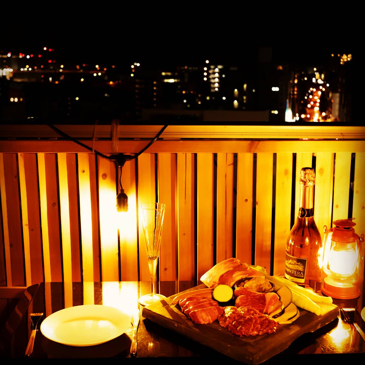 Sadoya Roof Garden 船橋駅徒歩5分の屋上貸切バーベキュー Sadoya Roof Gardenオープン 場所と機材食器類のみの貸出も行っており 食材とドリンクはお客様自身で持ち込みも可能となっております 千葉県船橋市本町4 40 23 080 5038 5751 船橋