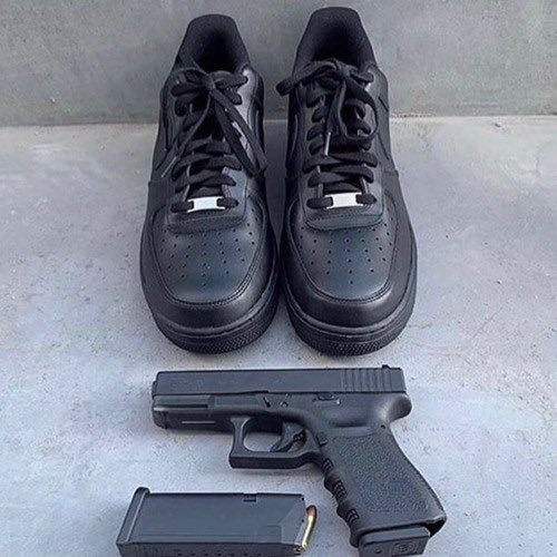 <a href="/nicekicks/">Nice Kicks</a> Show em we don’t fuck round in good ole USA 🇺🇸