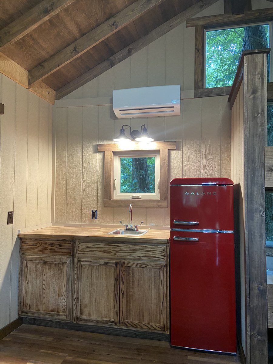 CherryTreesort's tweet photo. Inside is almost done! Trim and base boards finished. Water running, toilet flushing, lights on, and surfboard headboard installed. Just need some furniture built and we are set. Looking to open next Friday. #cherrytreesort #TheTolson https://t.co/iAxzWefRmM