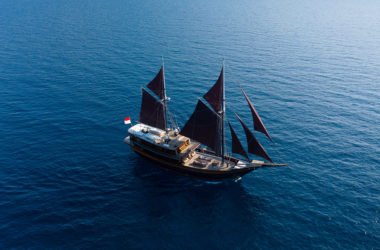 PaulMargerison's tweet photo. IS IT TIME TO CONSIDER A LUXURY YACHT FOR YOUR NEXT HOLIDAY ?
Find out more here https://t.co/SKzljCiiBe
#luxuryholidays  #7starservice #luxuryprivateyachts #stunninglocations #lifechangingexperiences #asailorslotuk https://t.co/H8YXXR0ewi