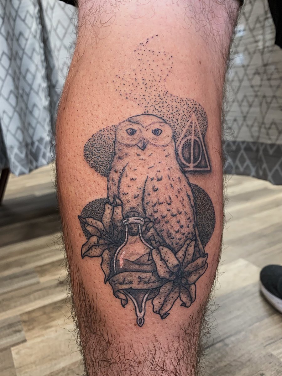 Pocatattoos's tweet photo. Dope Harry Potter Hedwig and Felix Felicis tatt ⚡️🦉 https://t.co/ITfirkzwDE