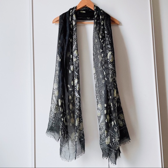 MillsTasha's tweet photo. So good I had to share! Check out all the items I'm loving on @Poshmarkapp from @ashleydtl #poshmark #fashion #style #shopmycloset #treasurebond #aritzia #anthropologie: https://t.co/gJdyqlRJkR https://t.co/KoE8sU5PaF