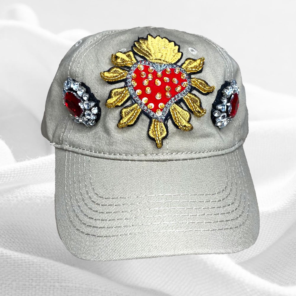 OscarBarat's tweet photo. Amiguitos, en lo que consigo un trabajo hice estas gorras de lo más top. 
Están a partir de $300. Si no compran un RT también ayuda. 💙 https://t.co/8FRrwQSMCz