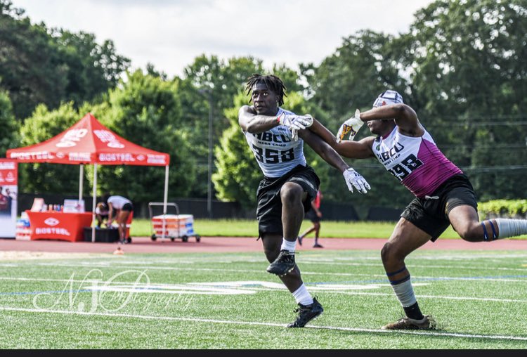AkariDavid's tweet photo. HBCU mega camp showed out OLB @BCUGridiron @ASUGoldenRamsFB @FAMU_FBRecruit https://t.co/HSaHUyg4FH