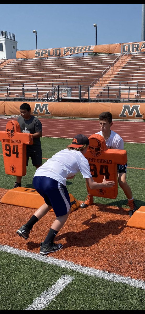 MHDspudFootball's tweet photo. Defensive Day at Youth Camp!
DLine getting after it!!
#PlayWithAMotor
#GetOffTheBall #Relentless
#Winas1 https://t.co/ONP5u24f2i