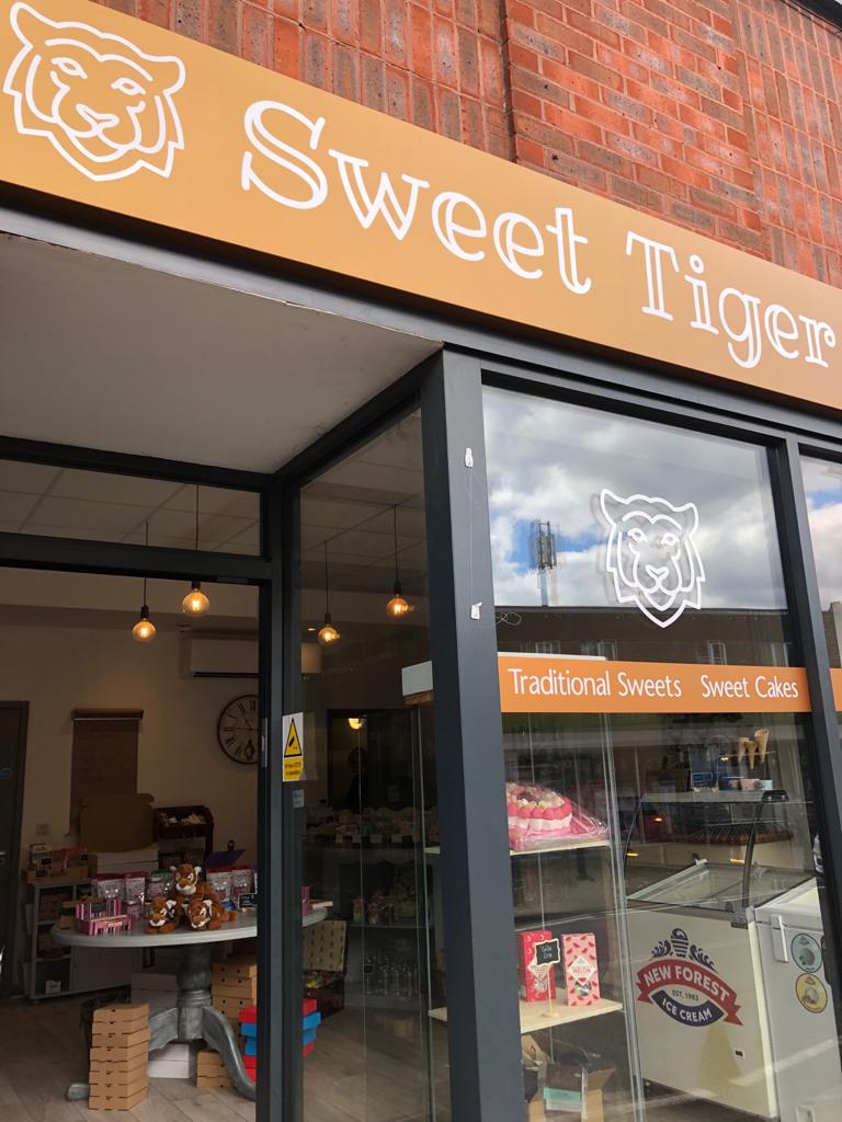 Tigers4Ever2010's tweet photo. Keep an eye out if you're in #Crowthorne High Street today as Tigers4Ever mascot #TobyTheTiger is there on Tour! He's helping to celebrate #SweetTiger's birthday & #GlobalTigerDay2021 so why not pop along to say hello: https://t.co/kubtsSy2qN #WednesdayMotivation https://t.co/BmBTYJPEu0