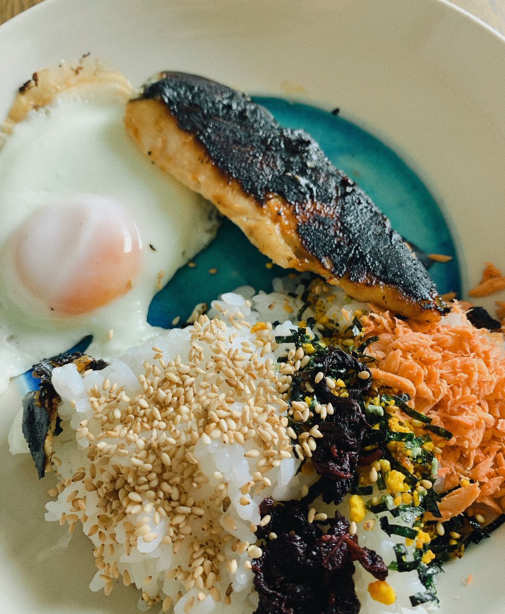 なんだかんだでこういうご飯が
1番心休まる気がするんだよね
自分のためのご飯最高