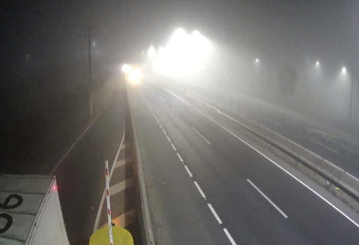 🌫️ Sectores con #Niebla y #Neblina en la #Ruta5Sur desde #Requínoa a #RíoClaro⚠️Extremar precauciones, zonas con baja visibilidad  <a href="/mop_chile/">Ministerio de Obras Públicas🇨🇱</a> <a href="/biobio/">BioBioChile</a> <a href="/Cooperativa/">Cooperativa</a> <a href="/pasioncamionero/">Pasion de Camionero 🚛🇨🇱</a> <a href="/AlvaroMolinaCL/">Alvaro Molina Jara</a> <a href="/GrupoWurtlitzer/">Grupo Wurtlitzer</a> <a href="/CamionerosRne/">CARGUEROS PESADO RNE</a> <a href="/adnradiochile/">Radio ADN</a> <a href="/ohigginsnoticia/">Noticias O'Higgins</a> <a href="/vlnradio/">VLN Radio</a> <a href="/rtlcurico/">rtlcurico</a>