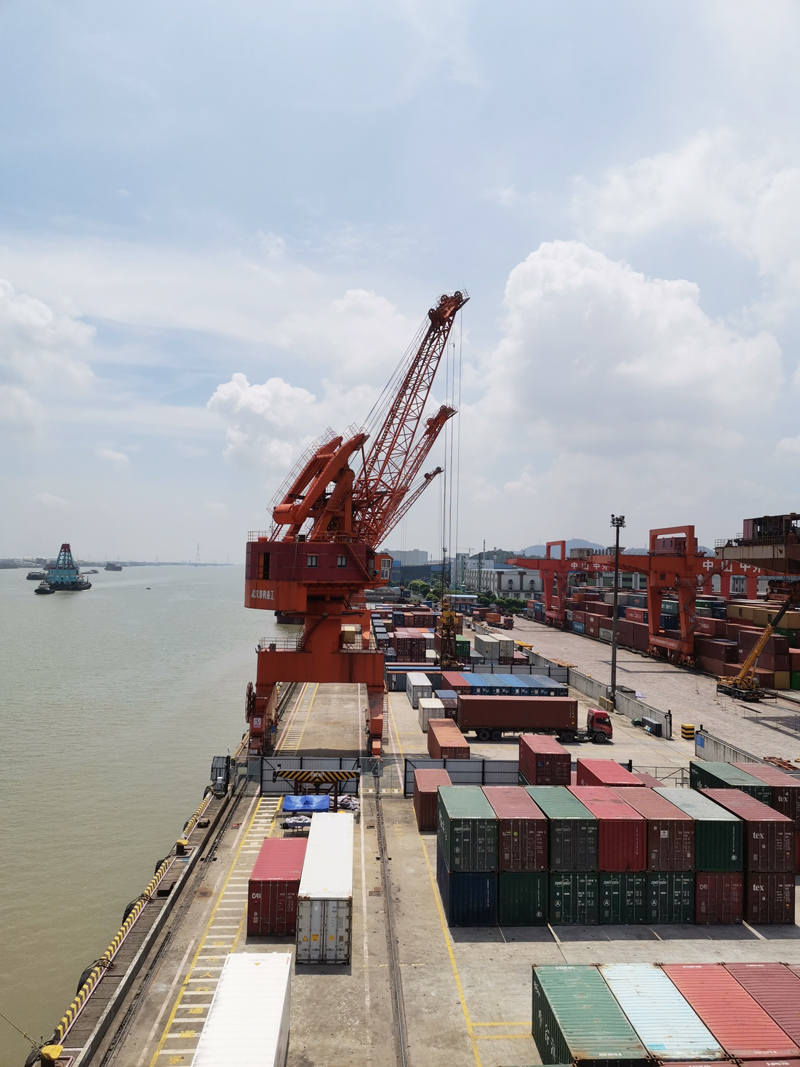 LinTilley's tweet photo. Congratulation! New project case —— DFUN #BatteryMonitoringSystem applied to power battery in gantry crane, for monitoring 1.2V Ni-MH batteries. https://t.co/Gobsme3mOs