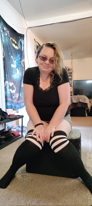 Going live at 11 tonight. Hope it's as fun as last night! https://t.co/l37ronpb4W https://t.co/3JCxj