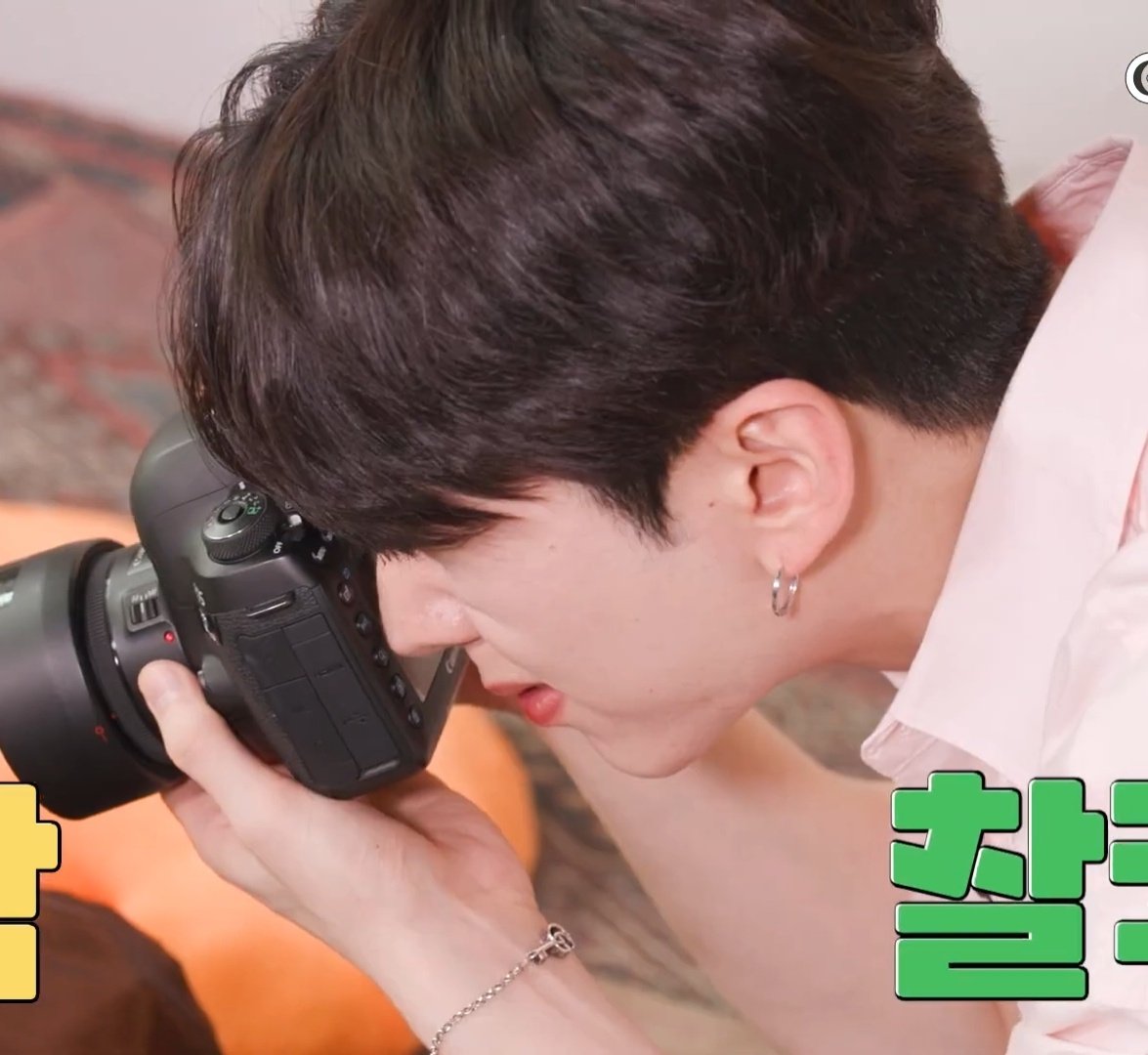khlovebot's tweet photo. best chef &amp; best photographer ♡

#KIHYUN #기현 @OfficialMonstaX https://t.co/xFGrFmg1Sm