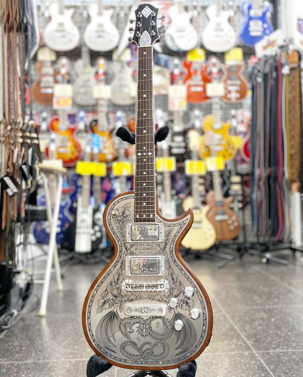 gakkicenter's tweet photo. SALE品の「#ZEMAITIS A24MF #DRAGON& #HEART NT」入荷!🐉
在庫残り僅かですので、お探しだった方はこの機会にぜひ、当店をご利用下さい!😄
#zemaitisguitars #madeinjapan #sale #metalfront #ゼマイティス #ゼマイティスギター #日本製 #ドラゴン #ハート #duralumin #ジュラルミン #お買い得 https://t.co/8K3Hs8yMXK