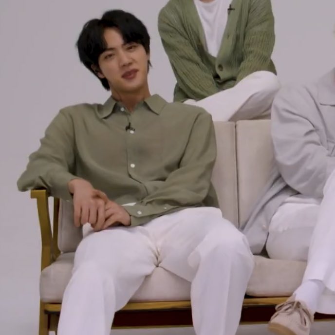 jinshour's tweet photo. he is just so fine …… https://t.co/V1ylDV8I7I