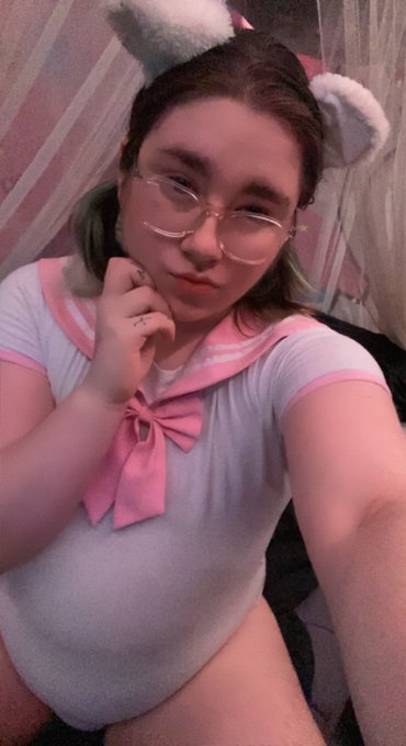 Meow! Come watch me live for a few hours while I&hellip; blow off some steam https://t.co/vwnK5FTwZ4