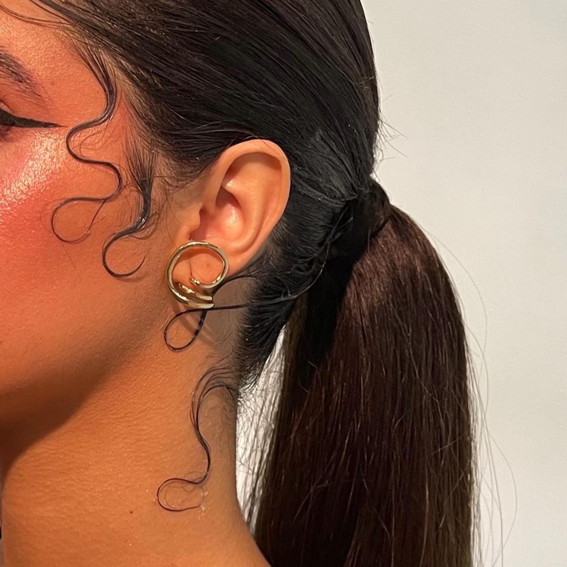 PopCrave's tweet photo. Camila Cabello teases fans with new project:

“Ready?" https://t.co/yOiC1UFlKm