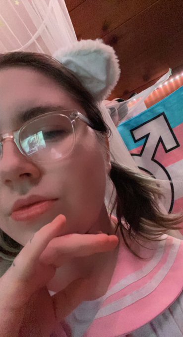 Cat boy time 🎀✨🐱 https://t.co/1lud2Xnifo