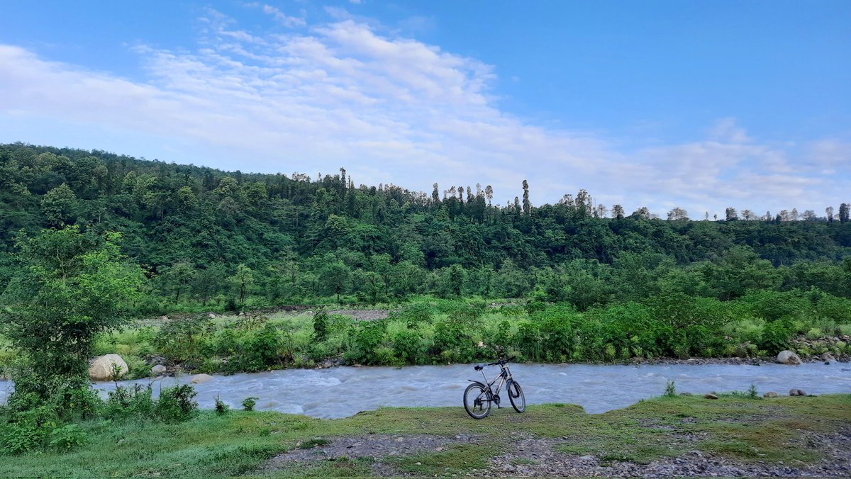 6:23 AM 🌄

🌸
#likeforlikes #macro #sky #wildlifephotography #fashion #mountains #happy #model #style #of #myself #india #smile #portrait #me #wanderlust #captures #hiking #travelgram #summer #instalike #adventure #beauty #bird #explore #nikon #world #clouds #animals #photograph