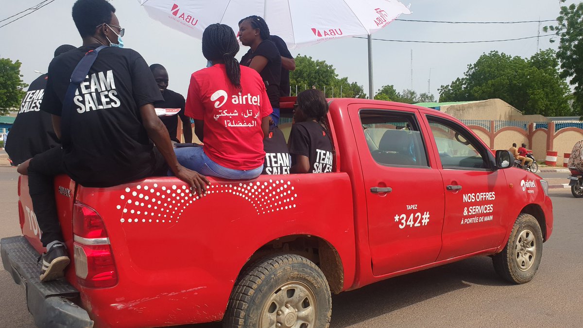 UBATchad's tweet photo. La banque UBA se rapproche davantage de ses clients.
Pendant 3 jours, votre banque sera plus que jamais à vos côtés.
Avec #UBACashMoney, la vie devient plus facile 🤗
#TheGoodLifeWithUBA #AfricasGlobalBank #labellevieavecuba https://t.co/bcdVLjQEYm