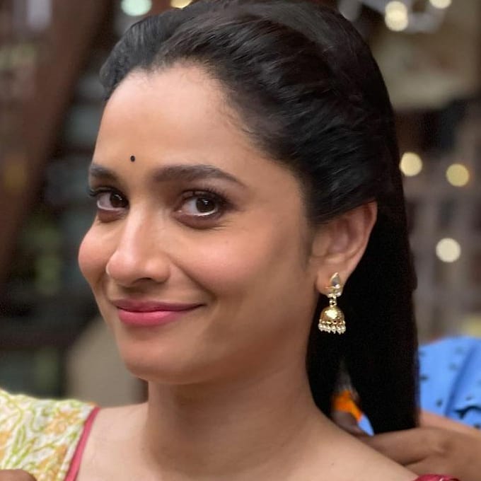 Anky_MyMuse's tweet photo. From The Sets of #Pvr2 !! Our Archu With Her Adorable Smile.❤️
Archana Is Back 💖 @anky1912
#AnkuHolics #PavitraRishta #PavitraRishta2 #AnkitaLokhande #shaheersheikh #altbalaji #Zee5 #SupportAnkitaLokhande https://t.co/30dgGRKEF7