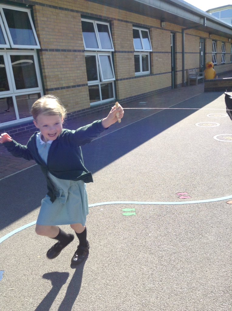 springwoodyear3's tweet photo. Flying our kites today #swdt https://t.co/LHoH3zjlB1