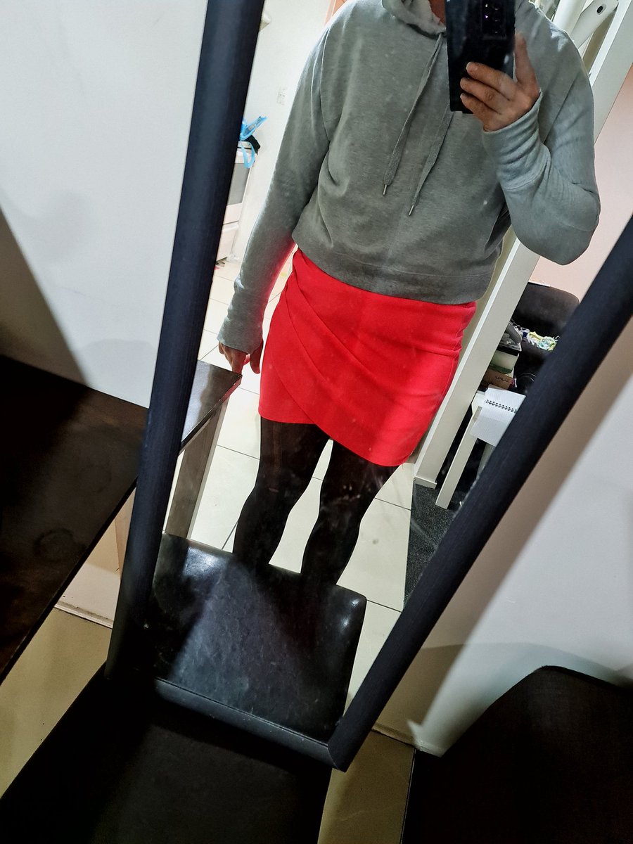 aucklandsissy's tweet photo. Love this skirt 😍 https://t.co/yUY9rRDsok