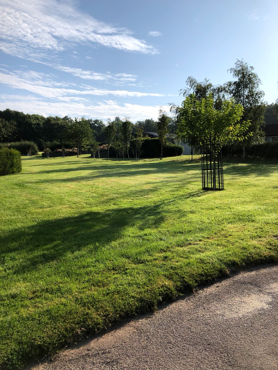 It's a beautiful sunny morning at Ladywood Estate ☀

The team are getting the estate ready for our second wedding of the year this weekend 🙌

#WeddingVenue #Leicestershire #AsianWeddingVenue #AsianWeddings