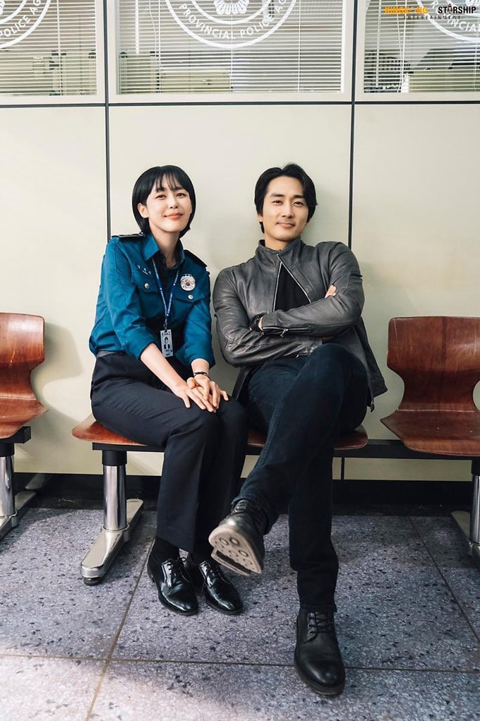 senoritaarmanda's tweet photo. These two just rules the world. 🔥 Can’t wait for EP.9! #Voice4 #KangKwonJoo #DerekJo https://t.co/ZUVSkM04wH