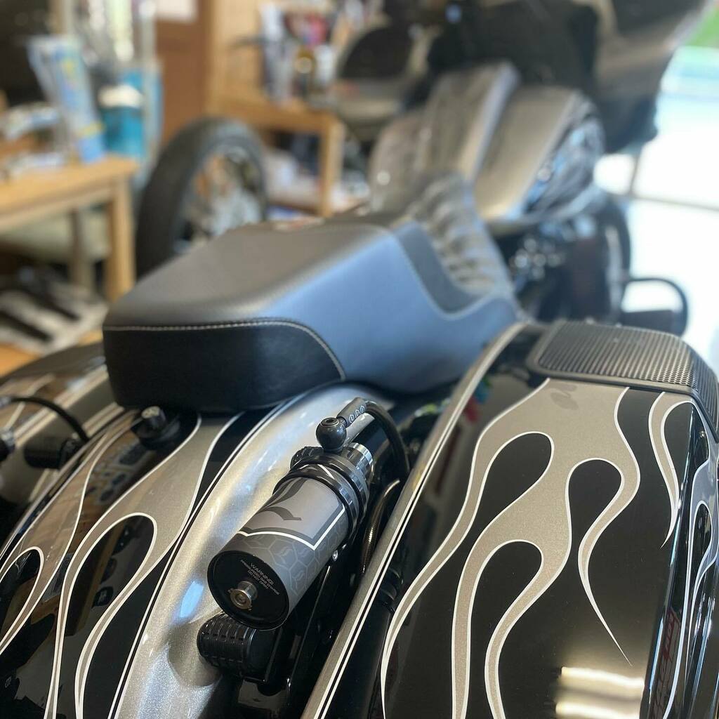 8mcStaff's tweet photo. FLTRXS 😎👍
@legendsuspensions 
#eightmotorcycle 
#harleydavidson 
#ハーレー男子 
#ハーレー女子 
#legendsuspensions 
#legend 
#performancebagger 
#performancebaggers 
#二宮町 
#神奈川 https://t.co/CmpKkCjeDU